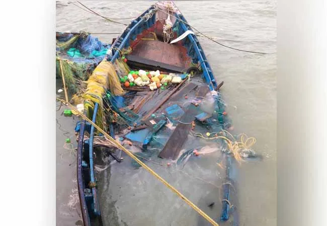 cyclone forming sea rameshwaram district fishermen's boats  
